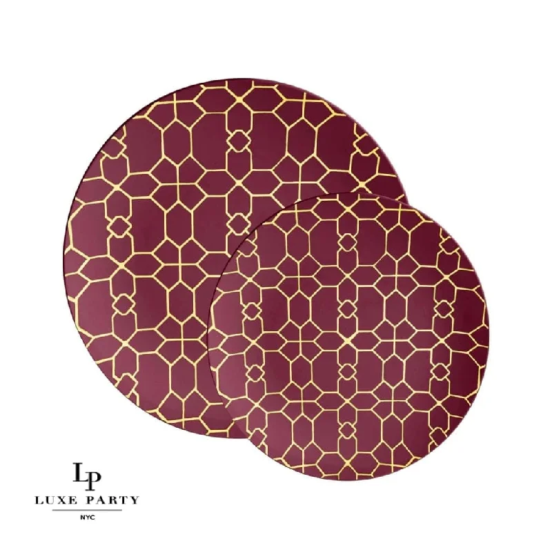 Round Cranberry • Gold Pattern Plastic Plates | 10 Pack