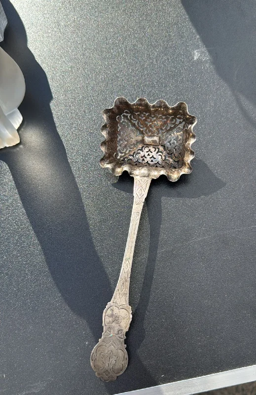 powdered sugar spoon